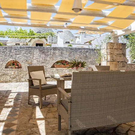 Trullocinquepunte Villa *